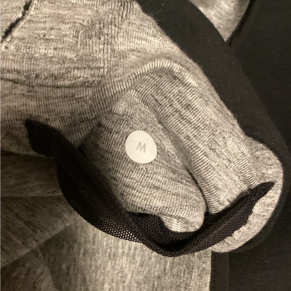 Lululemon city bound wrap  reversible jacket Sz M - Picture 7 of 9